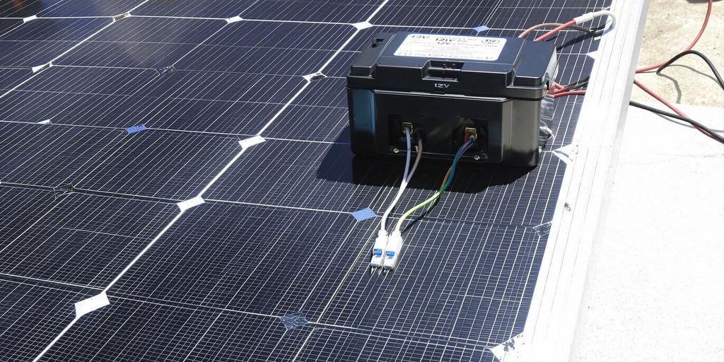 12V solar panel with controller and battery