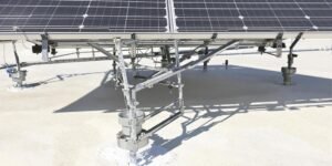 support panneau solaire toit plat: Structure de support panneau solaire sur toit plat