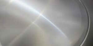 Tranche fine de silicium brillante